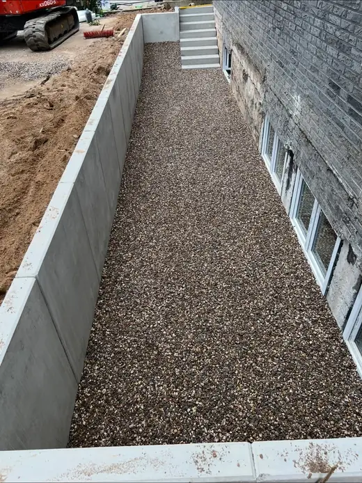 Mauer- bzw. Treppenanlage aus Stein – Projekt von Bajramaj Garten- und Landschaftsbau