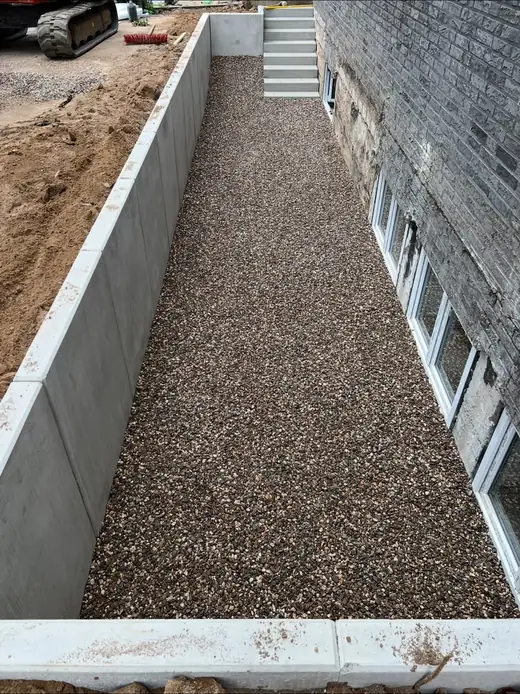 Mauer- bzw. Treppenanlage aus Stein – Projekt von Bajramaj Garten- und Landschaftsbau