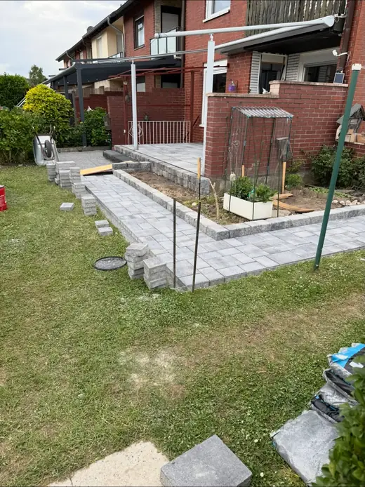 Mauer- bzw. Treppenanlage aus Stein – Projekt von Bajramaj Garten- und Landschaftsbau