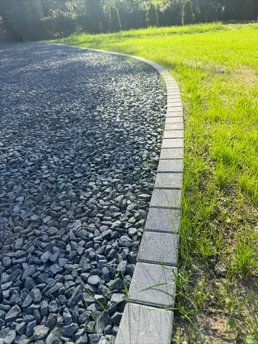 Fertig verlegte Pflasterfläche – Projekt von Bajramaj Garten- und Landschaftsbau