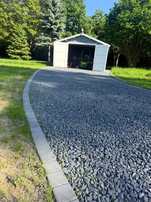 Fertig verlegte Pflasterfläche – Projekt von Bajramaj Garten- und Landschaftsbau