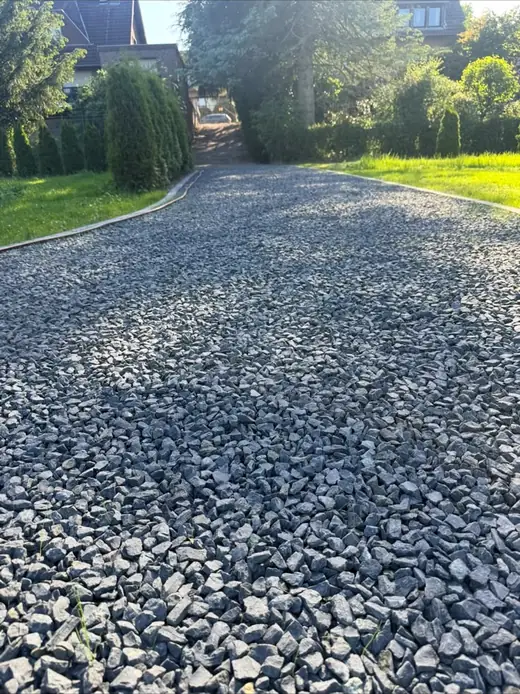 Fertig verlegte Pflasterfläche – Projekt von Bajramaj Garten- und Landschaftsbau