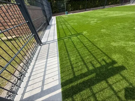 Verlegter Roll- bzw. Kunstrasen – Projekt von Bajramaj Garten- und Landschaftsbau