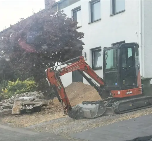 Fuhrpark und Baustelle – Projekt von Bajramaj Garten- und Landschaftsbau